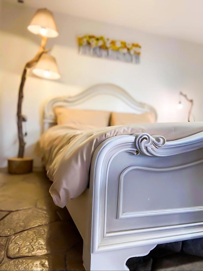Pistachio Guesthouse, Παραδοσιακός Ξενώνας Vathí Eksteriør bilde