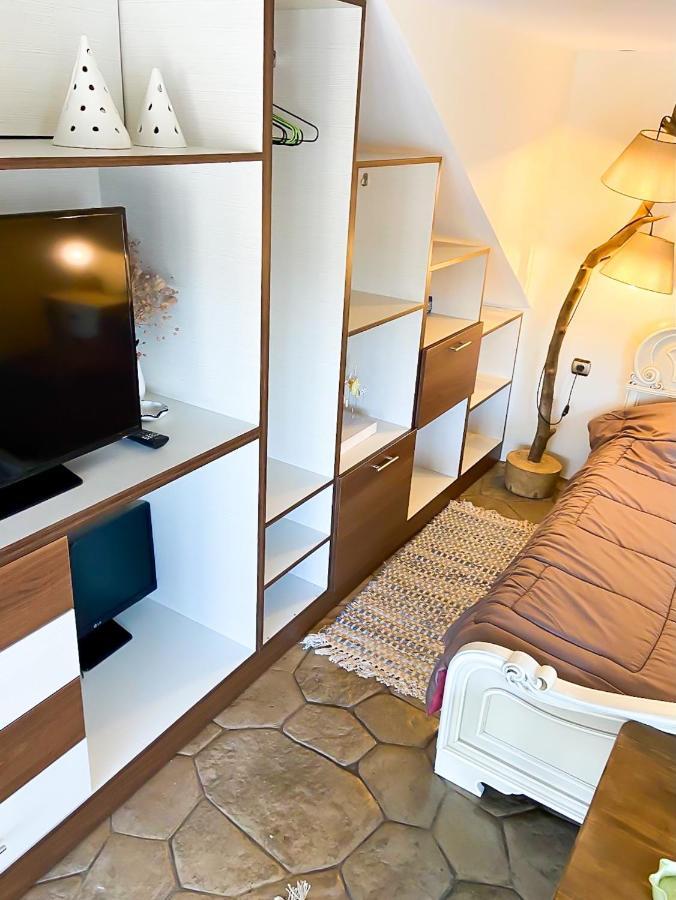 Pistachio Guesthouse, Παραδοσιακός Ξενώνας Vathí Eksteriør bilde