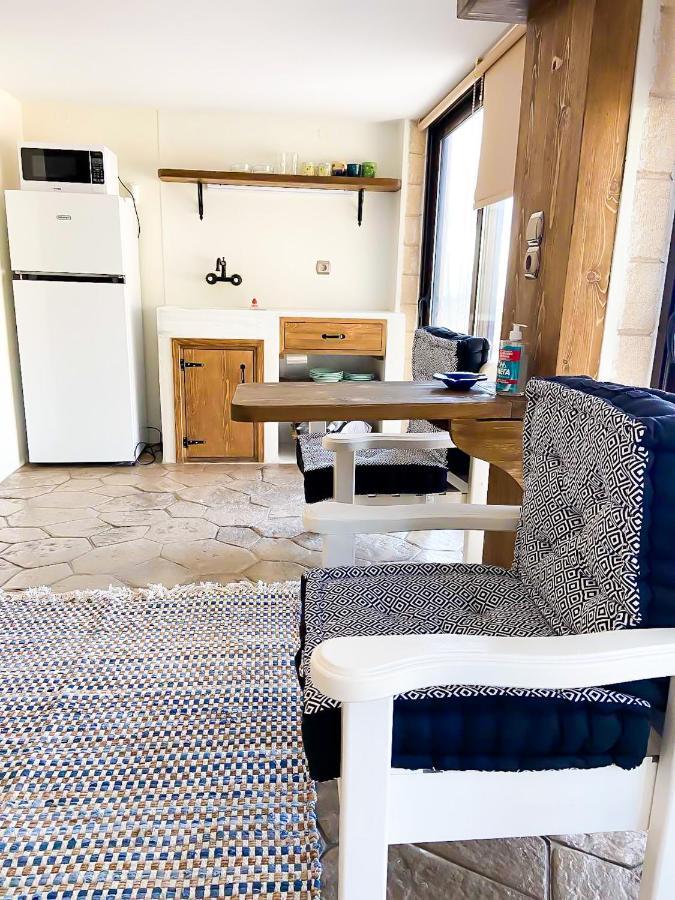 Pistachio Guesthouse, Παραδοσιακός Ξενώνας Vathí Eksteriør bilde