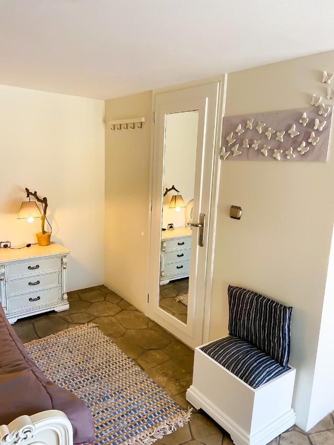 Pistachio Guesthouse, Παραδοσιακός Ξενώνας Vathí Eksteriør bilde