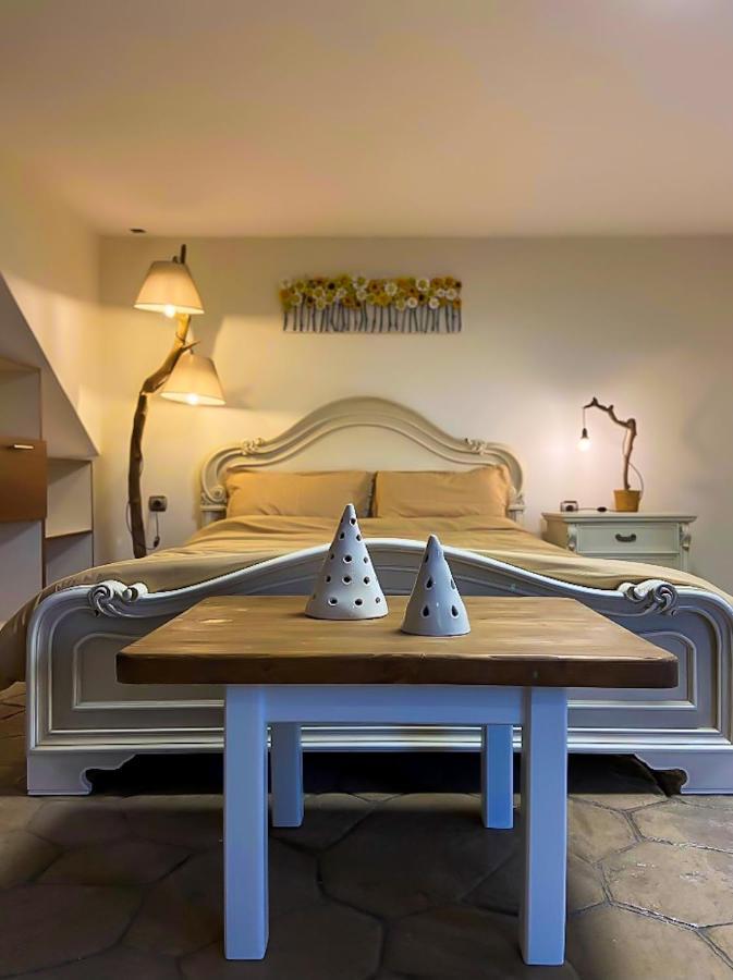 Pistachio Guesthouse, Παραδοσιακός Ξενώνας Vathí Eksteriør bilde