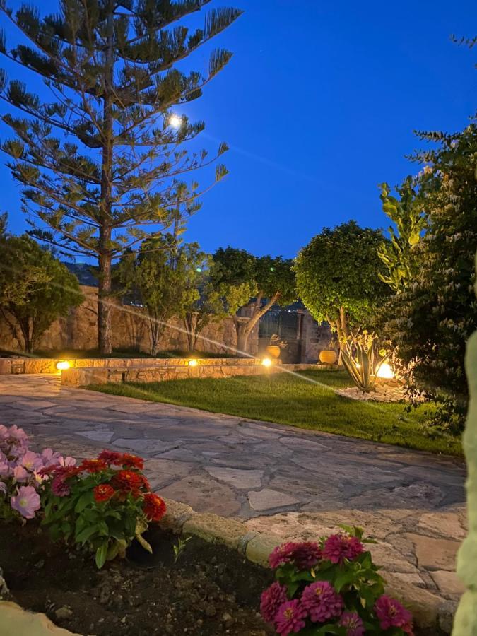 Pistachio Guesthouse, Παραδοσιακός Ξενώνας Vathí Eksteriør bilde