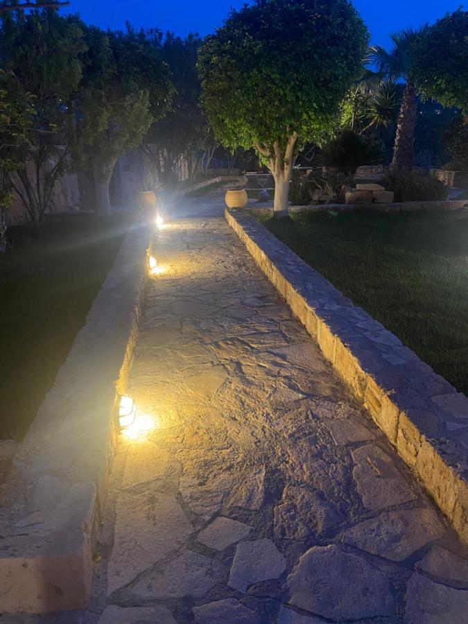 Pistachio Guesthouse, Παραδοσιακός Ξενώνας Vathí Eksteriør bilde