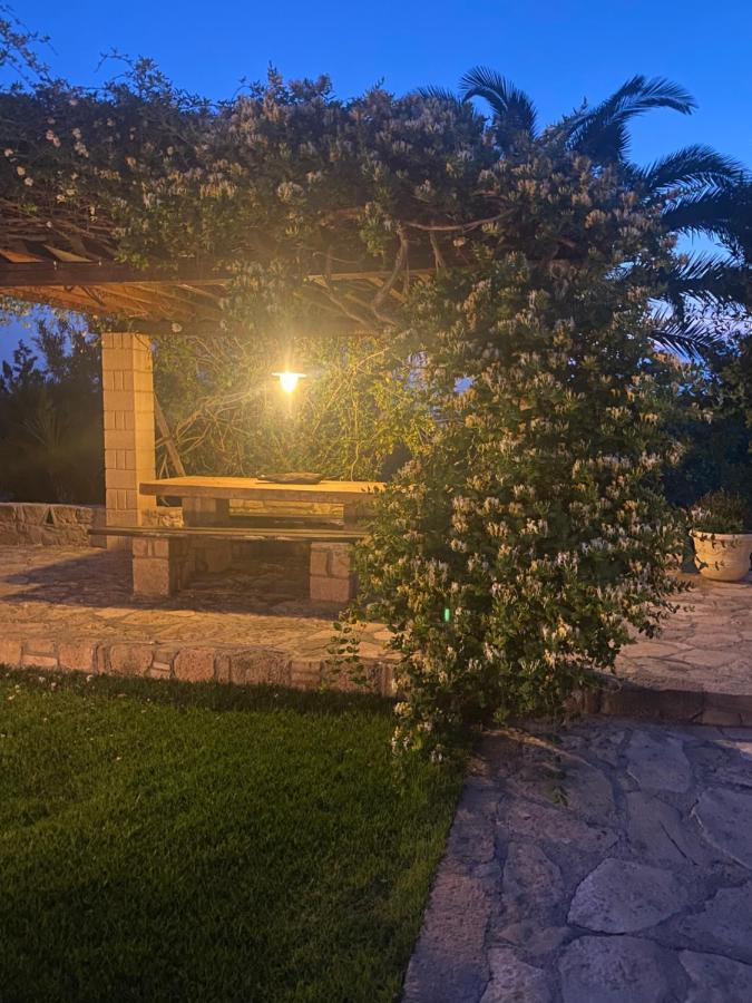 Pistachio Guesthouse, Παραδοσιακός Ξενώνας Vathí Eksteriør bilde
